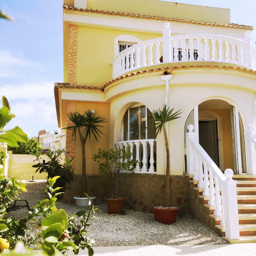 Vickys Villa Puerto Marino Bagian luar foto
