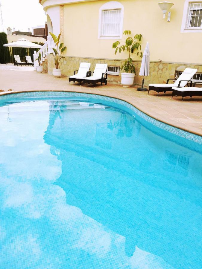 Vickys Villa Puerto Marino Bagian luar foto