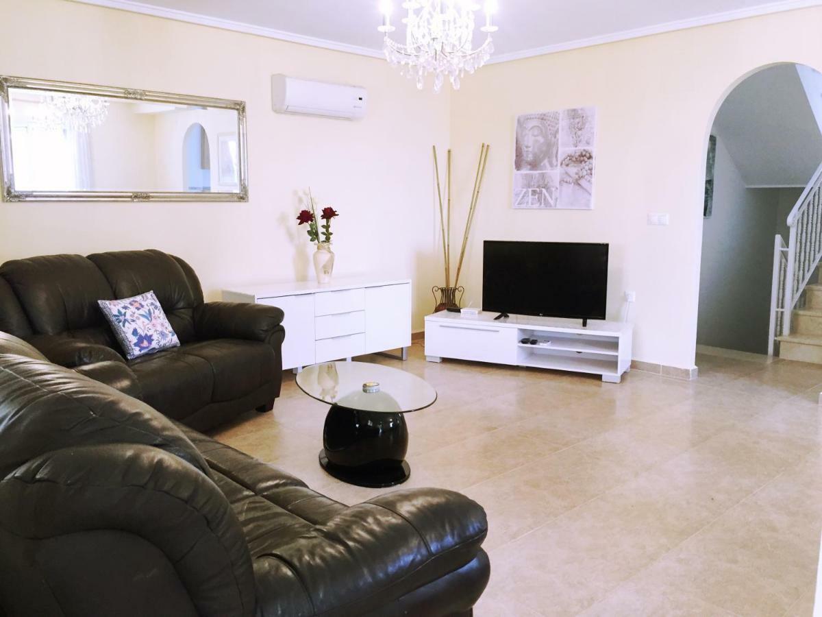 Vickys Villa Puerto Marino Bagian luar foto
