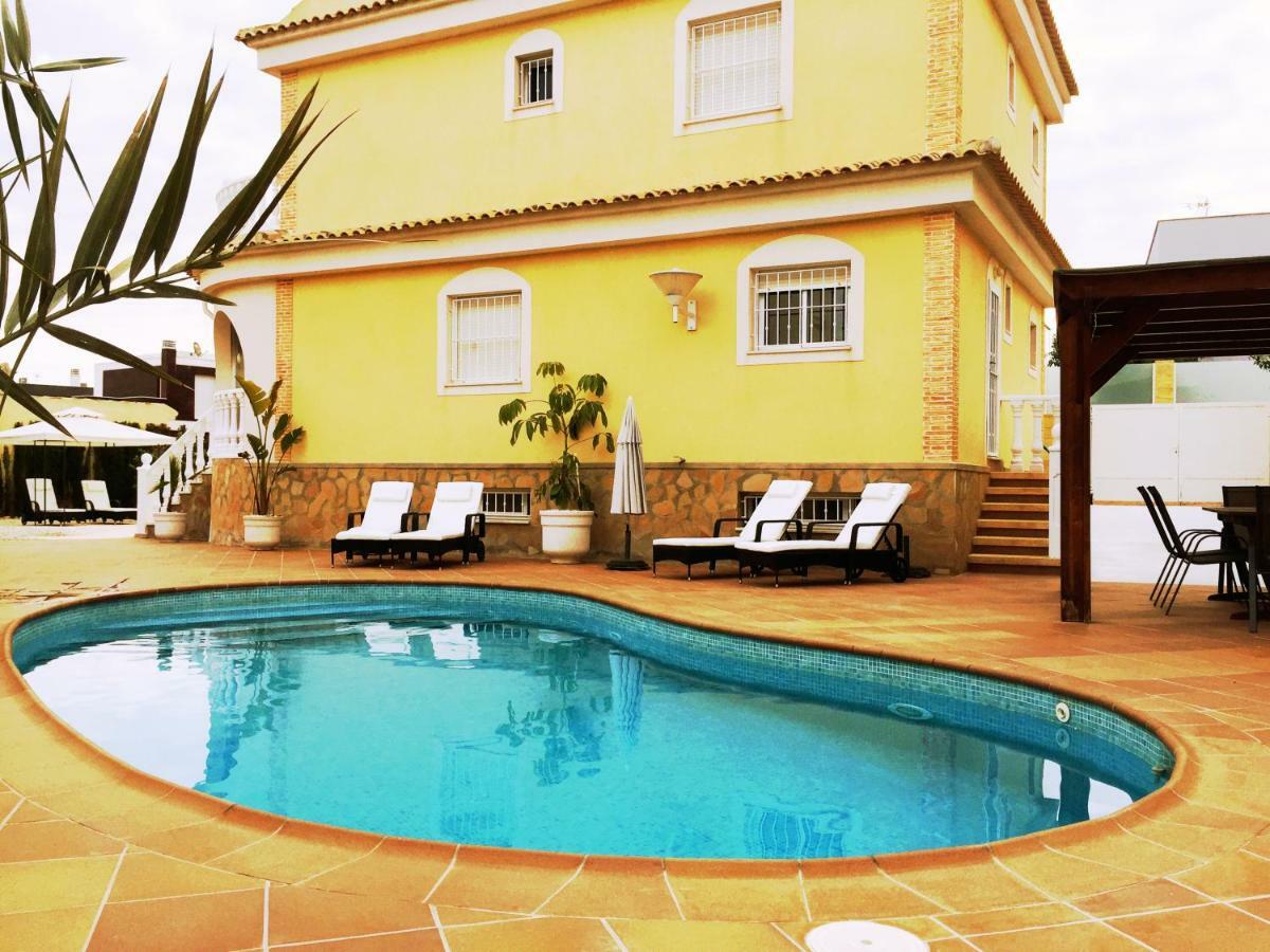 Vickys Villa Puerto Marino Bagian luar foto